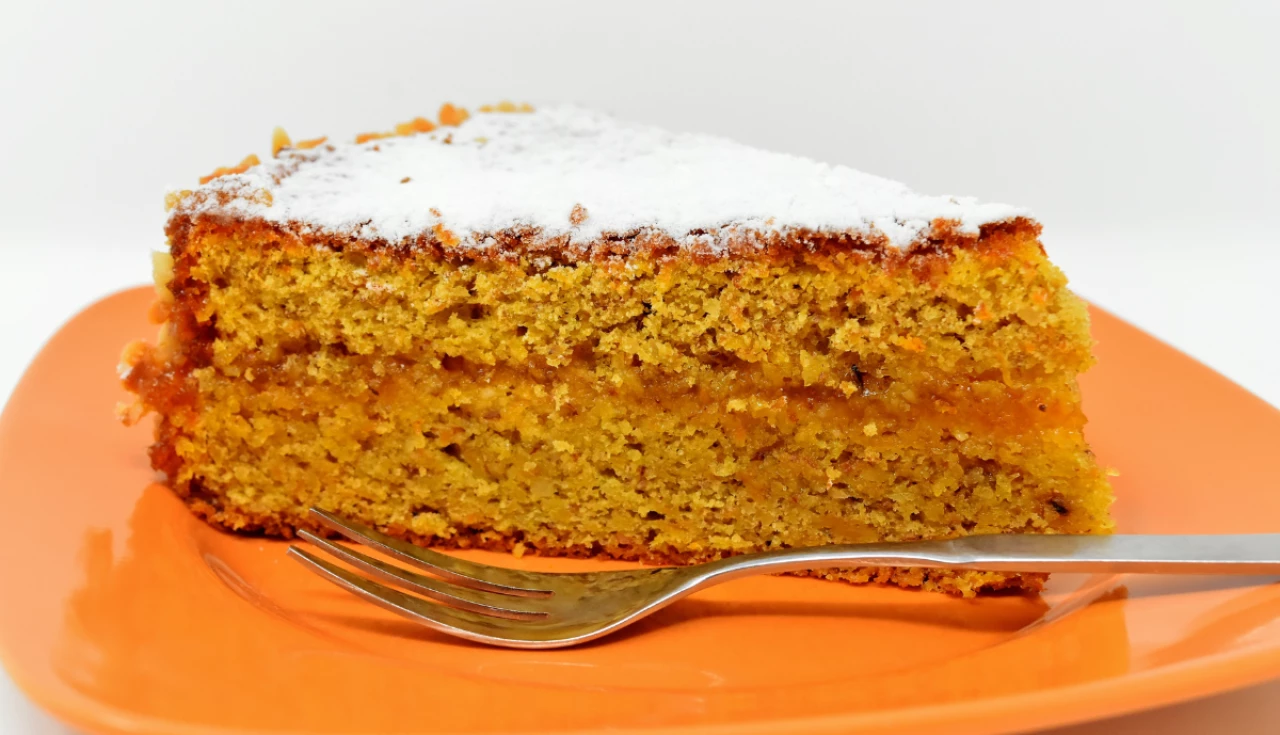 Bolo de cenoura vegano